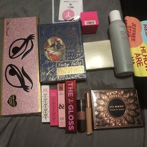 High end makeup bundle
